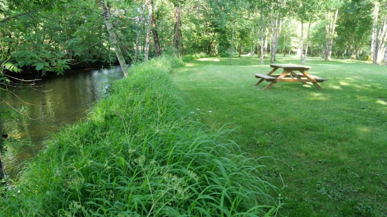 Les Chalets Du Moulin De Valade Condat-sur-Trincou Esterno foto