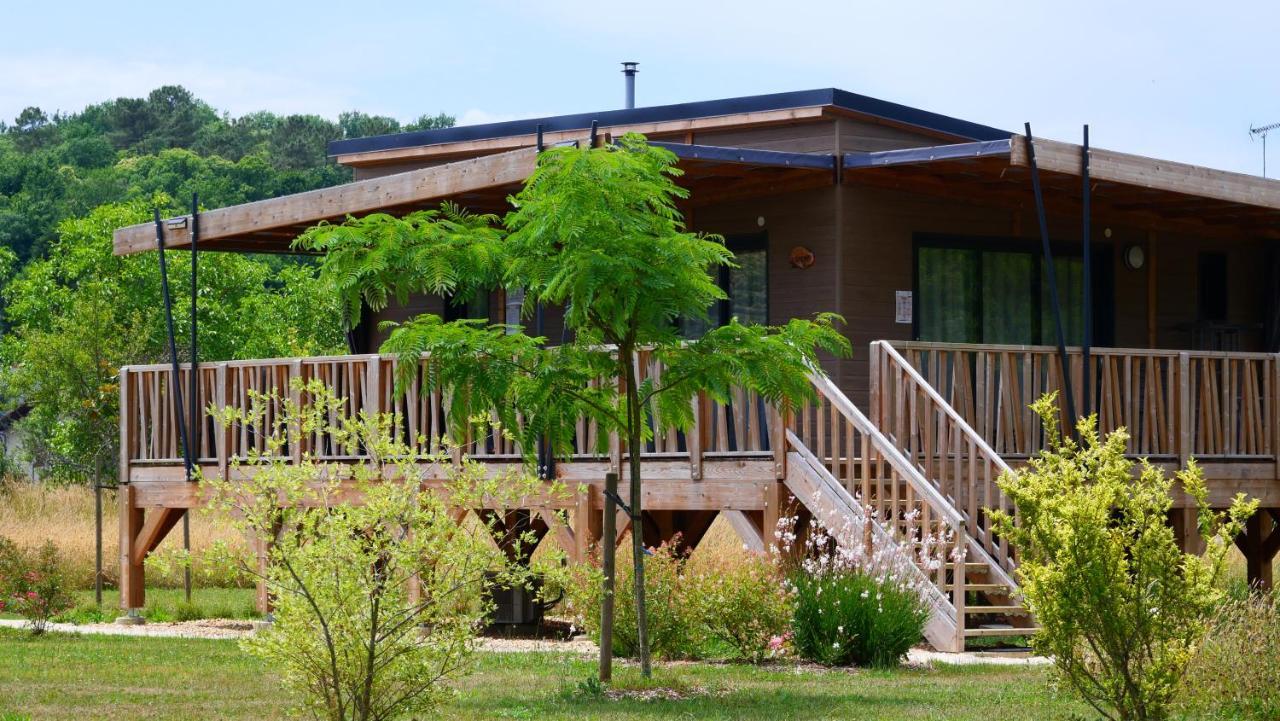 Les Chalets Du Moulin De Valade Condat-sur-Trincou Esterno foto